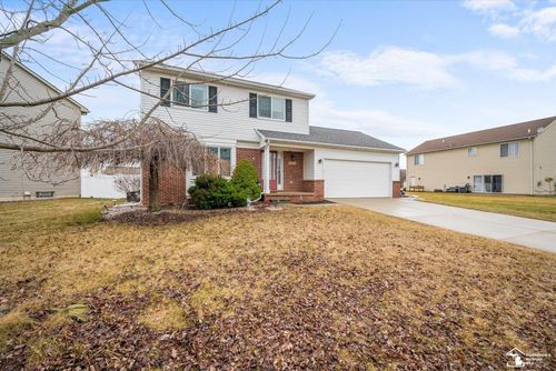 9061 Rockhill Ln, Newport, MI, 48166-7817 | Card Image