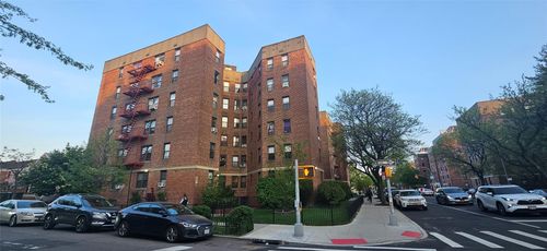 apt-b15-65 108th St, Forest Hills, NY, 11375-2246 | Card Image