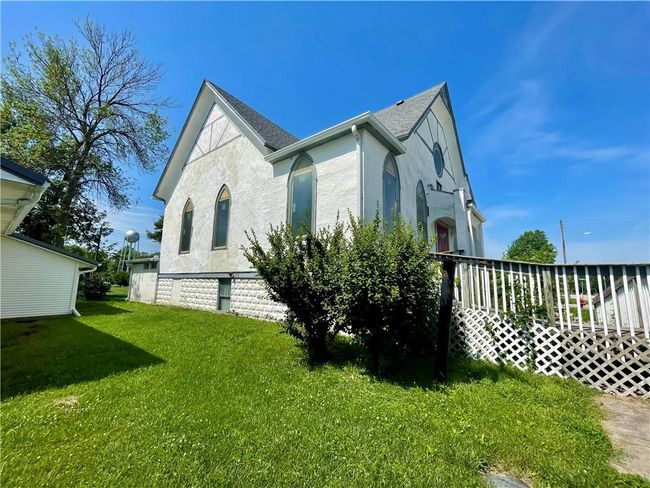 130 W 2 Nd St, Home with 2 bedrooms, 2 bathrooms and null parking in Clearmont MO | Image 4
