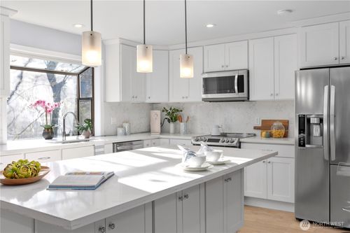 66-3412 161st Pl Se, Bellevue, WA, 98008-4539 | Card Image