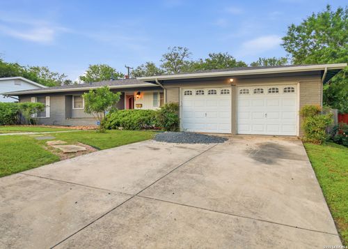 306 Redcliff Dr, San Antonio, TX, 78216-6418 | Card Image