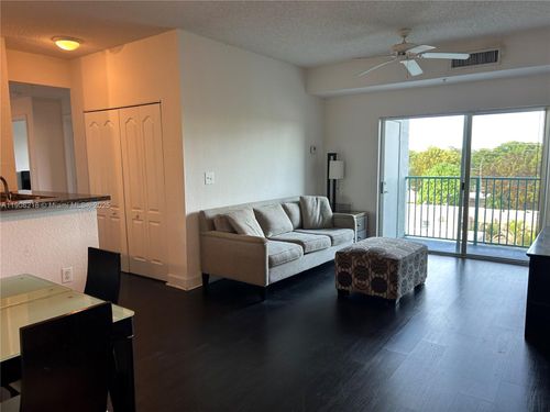 apt-551-6001 Sw 70th St, South Miami, FL, 33143-3430 | Card Image