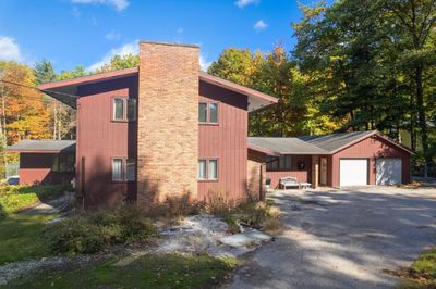 454 Brookwood Drive, House other with 5 bedrooms, 2 bathrooms and null parking in Mendon VT | Image 2