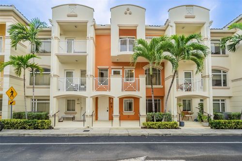 18417-18417 Ne 27th Ct, North Miami Beach, FL, 33160-4075 | Card Image