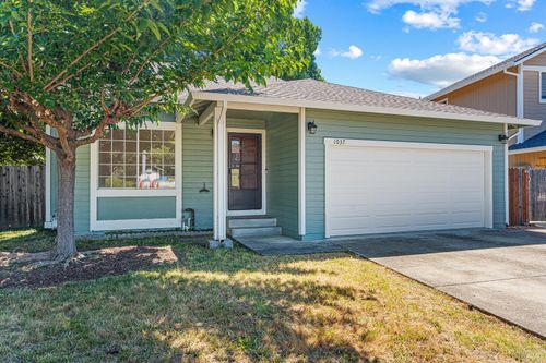 1037 Zephyr Cove Ct, Ukiah, CA, 95482-7274 | Card Image