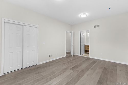 4833 Harding St, Dearborn Heights, MI, 48125 | Card Image