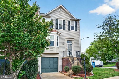 9000 Falcon Glen Ct, BRISTOW, VA, 20136-1736 | Card Image