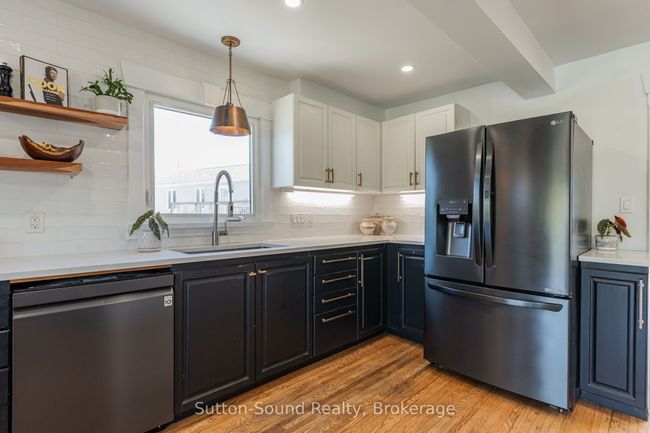 146 Sunset Blvd, House other with 3 bedrooms, 2 bathrooms and 8 parking in Georgian Bluffs ON | Image 10
