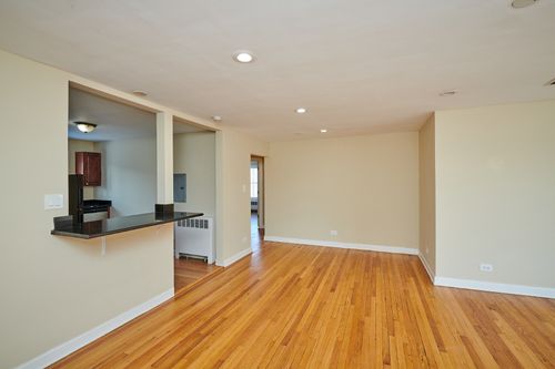 3n-6132 Seeley Ave, Chicago, IL, 60659-4324 | Card Image