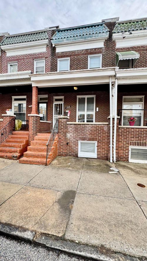 2705 E Biddle St, BALTIMORE, MD, 21213-3802 | Card Image