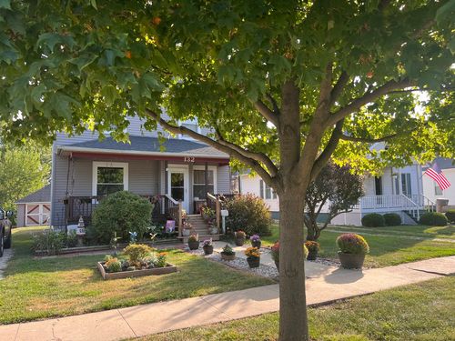 132 W Franklin St, Paxton, IL, 60957-1606 | Card Image