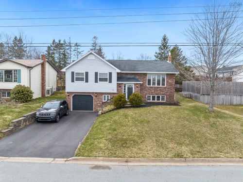 94 Stratford Dr, Dartmouth, NS, B2V2R2 | Card Image