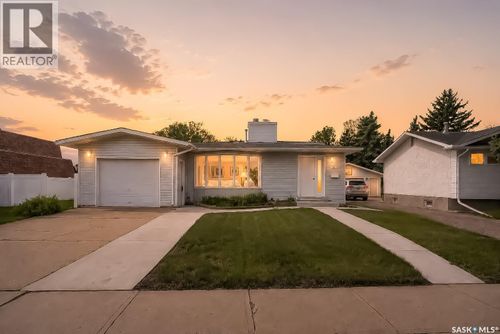 1381 Prince Cres, Moose Jaw, SK, S6H6E6 | Card Image