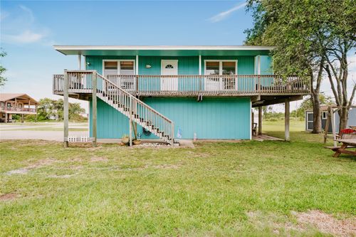 88 Bay St, Port O Connor, TX, 77982-2048 | Card Image