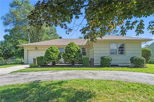 4305 Doctor Greaves Rd, Grandview, MO, 64030-1141 | Card Image