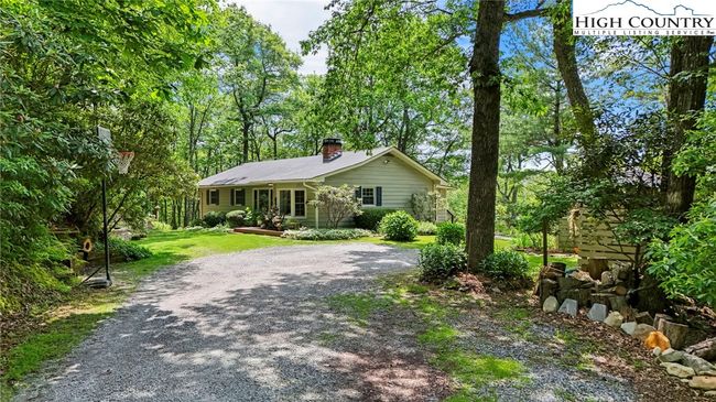 157 Twisted Laurel Ln, House other with 3 bedrooms, 2 bathrooms and null parking in Blowing Rock NC | Image 5