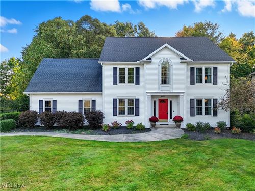 9435 Airlane Dr, Macedonia, OH, 44056-1362 | Card Image