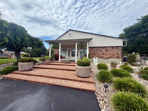 415 S Dogwood Dr, Berea, KY, 40403-9518 | Card Image