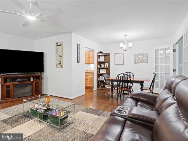 5281 Navaho Dr, House other with 4 bedrooms, 3 bathrooms and null parking in Alexandria VA | Image 7