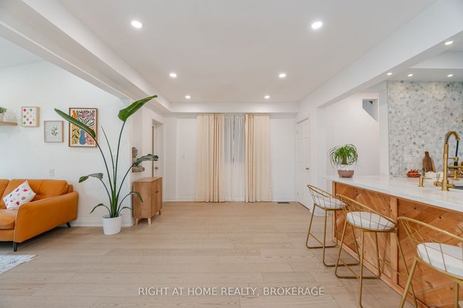 86 Glasgow St, House other with 4 bedrooms, 3 bathrooms and 4 parking in Kitchener ON | Image 9