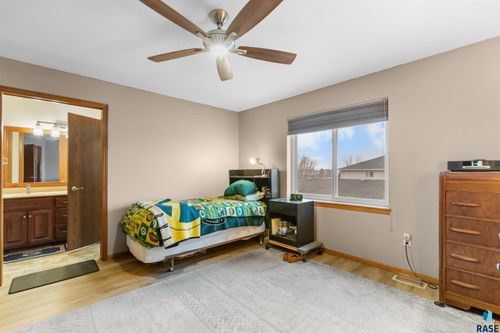 203-3300 W Miles Pl Place, Sioux Falls, SD, 57108 | Card Image