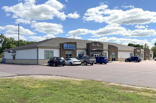 599 2nd Ave N, Windom, MN, 56101-1927 | Card Image