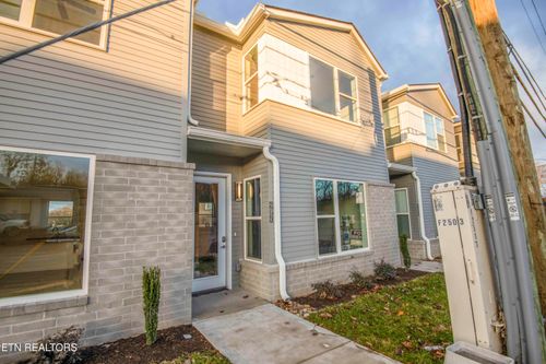 2723 Whittle Springs Rd, Knoxville, TN, 37917 | Card Image