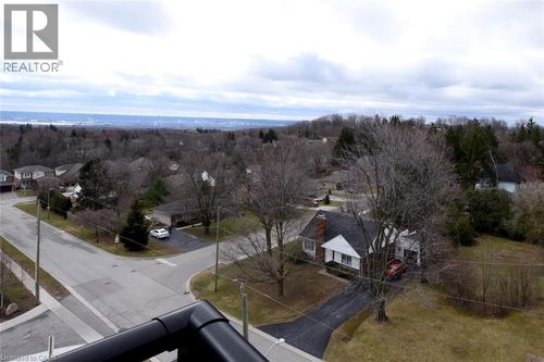 601-30 Hamilton Street S, Waterdown, ON, L8B1V8 | Card Image