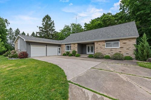 206 Woodside Street, ROSENDALE, WI, 54974 | Card Image