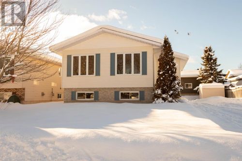 61 Muriel Dr, Sault Ste. Marie, ON, P6A6X4 | Card Image