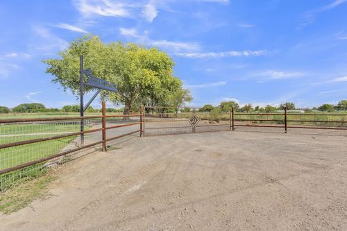 26 Weaver Rd, Peralta, NM, 87042-5318 | Card Image