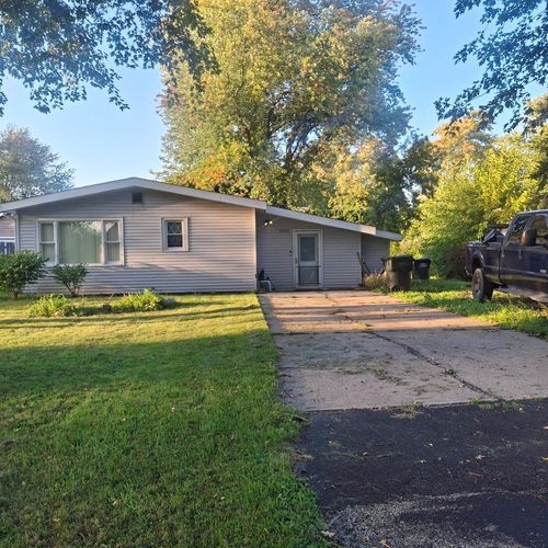 2002 Burr Oak Ln, Lindenhurst, IL, 60046-9226 | Card Image