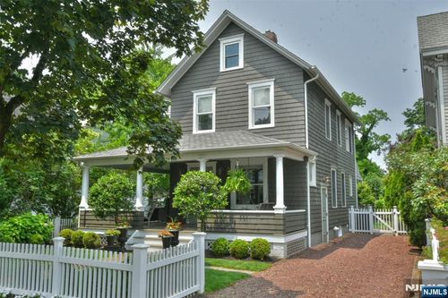 51 Clay St, Fair Haven, NJ, 07704-3338 | Card Image