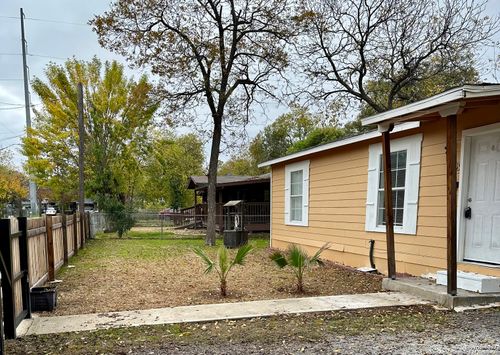 1819 Madrid St, San Antonio, TX, 78237-3841 | Card Image