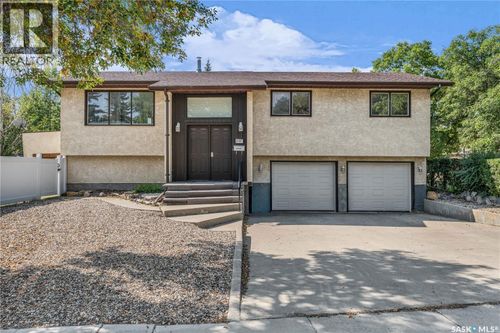 618 Mcintosh St N, Regina, SK, S4R5T4 | Card Image