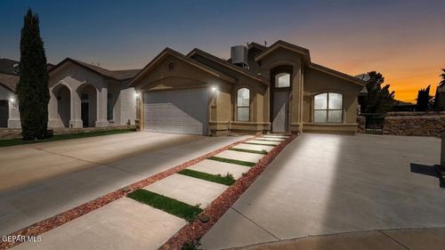 757 Desert Star Dr, Horizon City, TX, 79928-6489 | Card Image