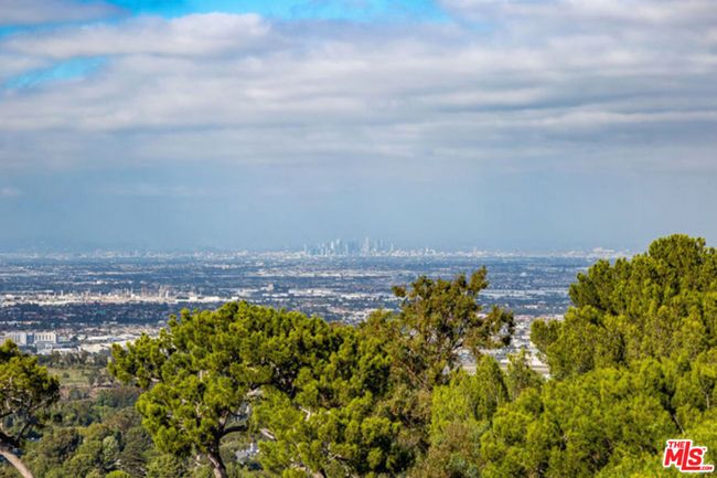 2 Pine Tree Ln, House other with 7 bedrooms, 8 bathrooms and 9 parking in Rolling Hills CA | Image 11
