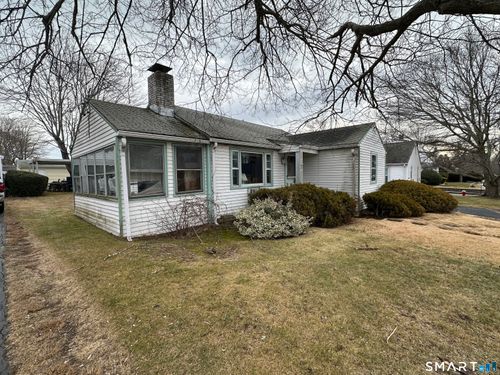 42 S Washington Ave, Niantic, CT, 06357-3006 | Card Image