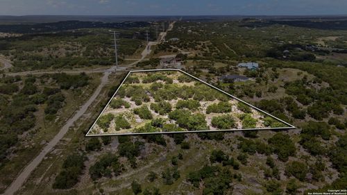 831 Lovett Ridge Rd, Bulverde, TX, 78163-3099 | Card Image
