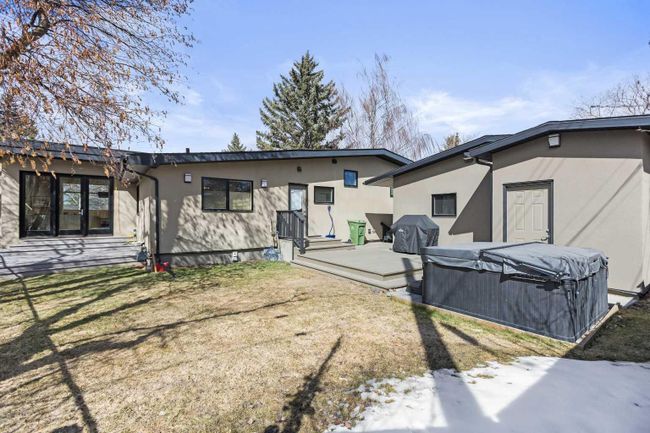 414 Wildwood Drive Sw, Home with 5 bedrooms, 2 bathrooms and 2 parking in Calgary AB | Image 38