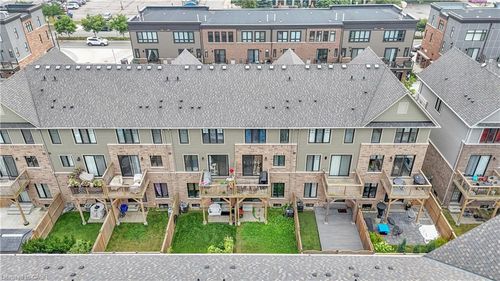 68 Esplanade Lane, Grimsby, ON, L3M0H2 | Card Image