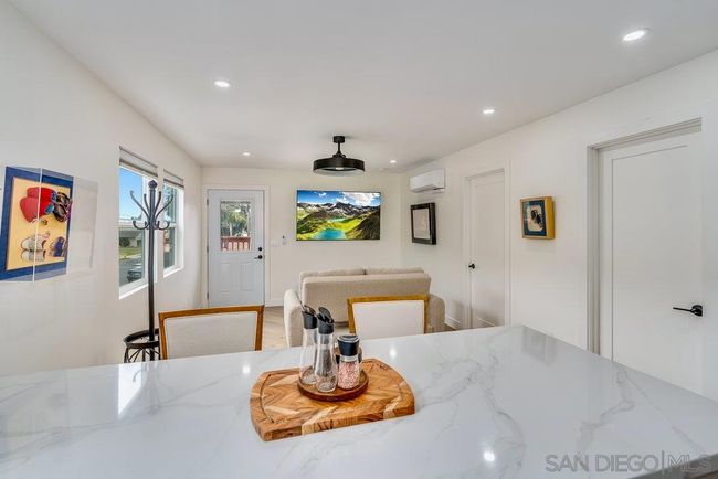 5048 - 5050 Gardena Ave, Condo with 1 bedrooms, 1 bathrooms and null parking in San Diego CA | Image 4