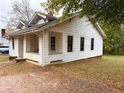 249 Broad St, Lexington, NC, 27295-1626 | Card Image