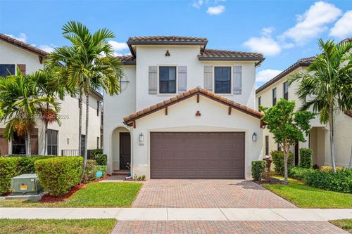 3323 W 96th Pl, Hialeah, FL, 33018-2040 | Card Image