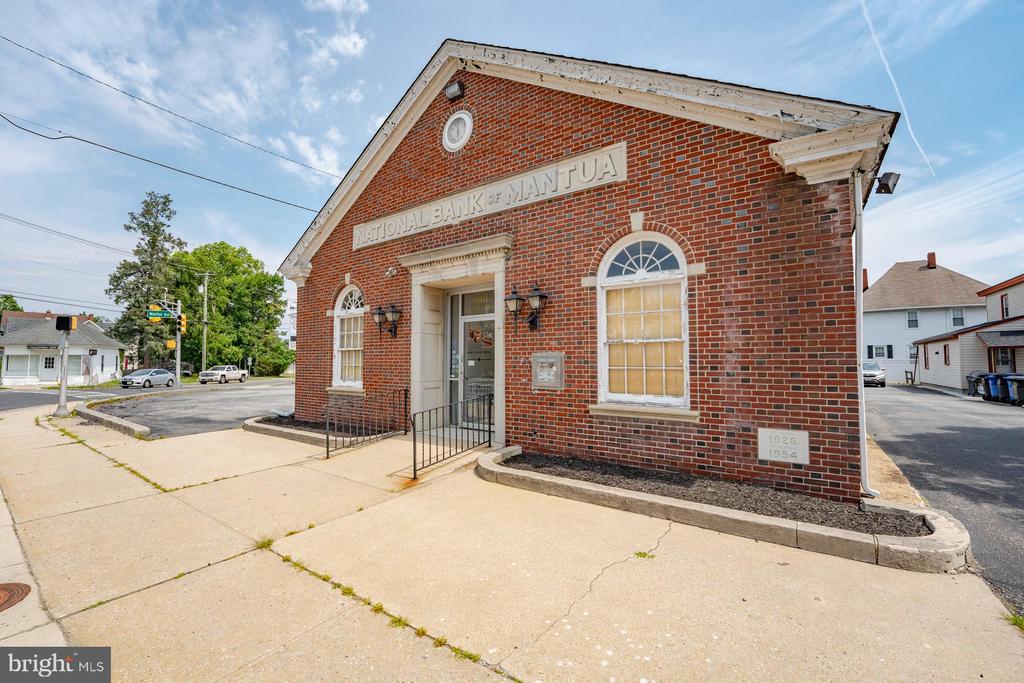 Commercial Sale in MANTUA 2
