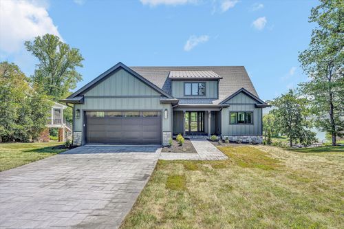 197 Mountain Shore Dr, Penhook, VA, 24137-2408 | Card Image
