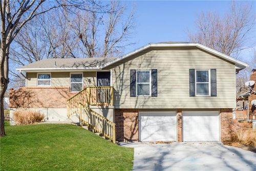 305 Se Westminister Rd, Blue Springs, MO, 64014-3750 | Card Image