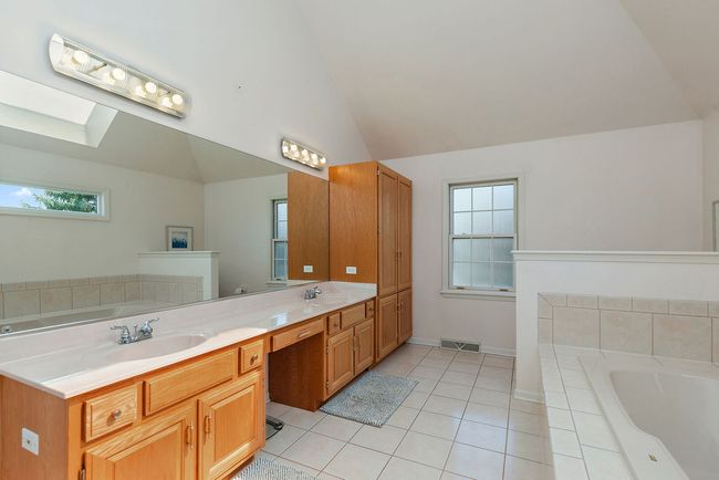 2080 Arrowhead Ct, House other with 4 bedrooms, 4 bathrooms and 3 parking in Geneva IL | Image 22