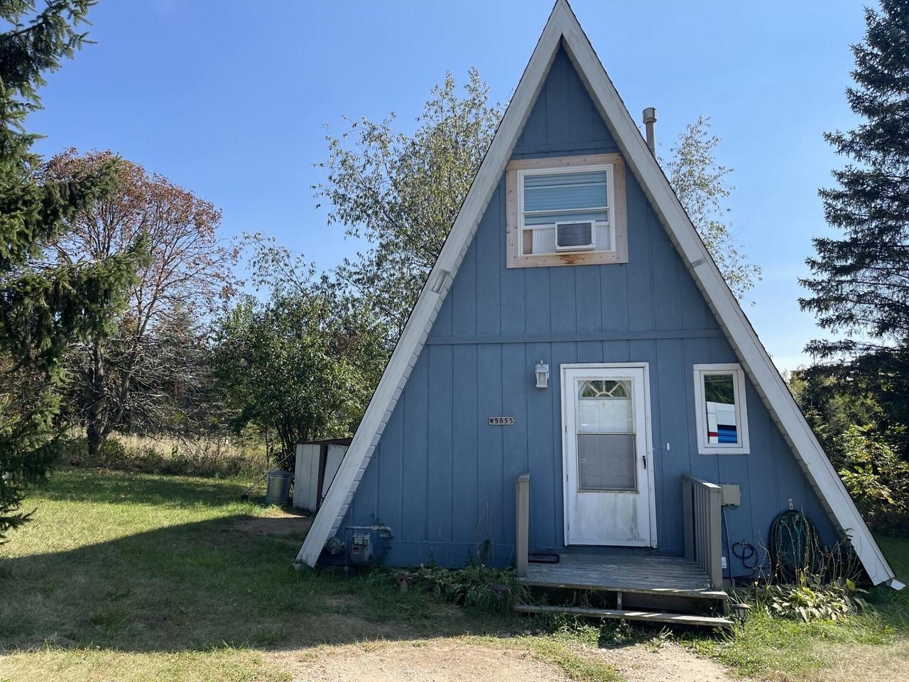 Mariner Hills Ct, Elkhorn, WI 53121