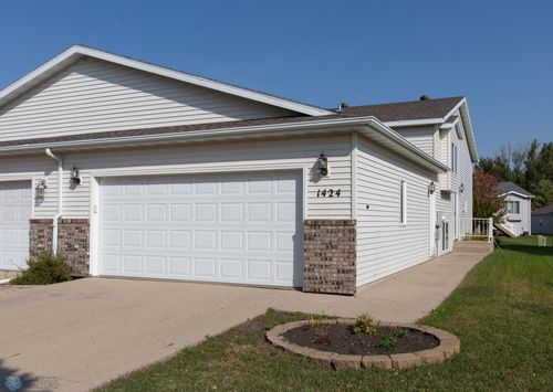 1424 4th Avenue E, West Fargo, ND, 58078 | Card Image